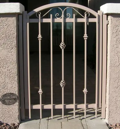 Knuckles and Baskets Gate