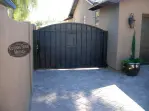 Twisted personalized side gate