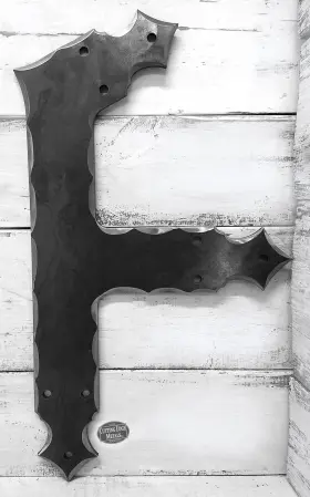 Steel -Decorative 3-Legged Beam Truss Corner Bracket – Diamond Finial